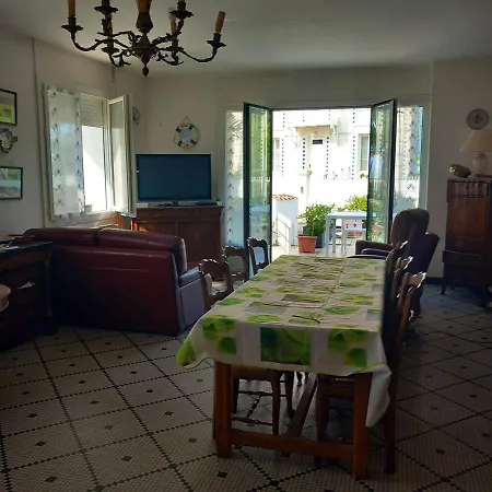 Hébergement de vacances Maison De 3 Chambres Avec Vue Sur La Jardin Clos Et Wifi A Georges De Didonne